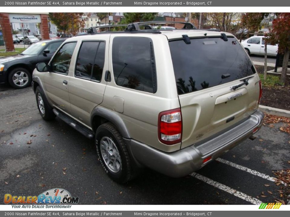 2000 Nissan Pathfinder SE 4x4 Sahara Beige Metallic / Parchment Photo #6