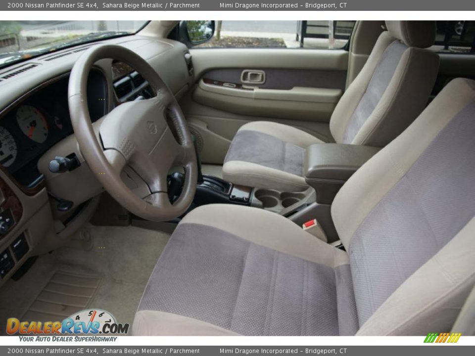 Parchment Interior - 2000 Nissan Pathfinder SE 4x4 Photo #9