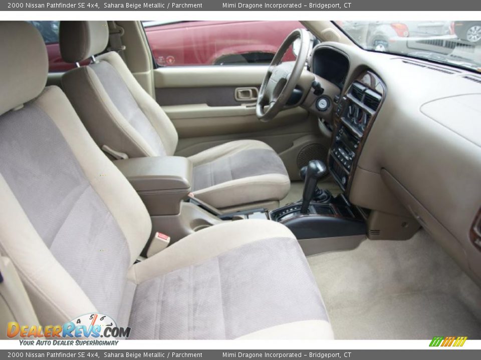 Parchment Interior - 2000 Nissan Pathfinder SE 4x4 Photo #17