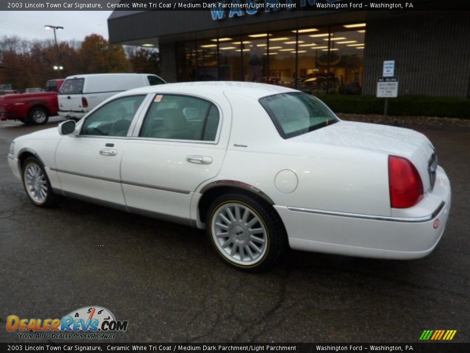 Ceramic White Tri Coat 2003 Lincoln Town Car Signature Photo #2