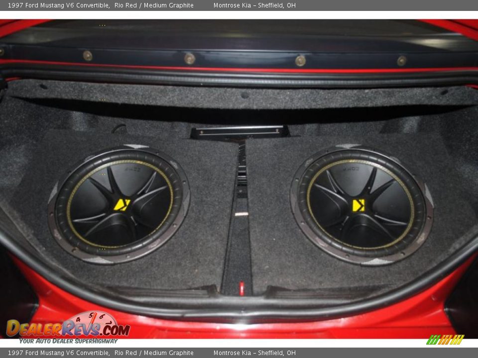 1997 Ford Mustang V6 Convertible Rio Red / Medium Graphite Photo #18