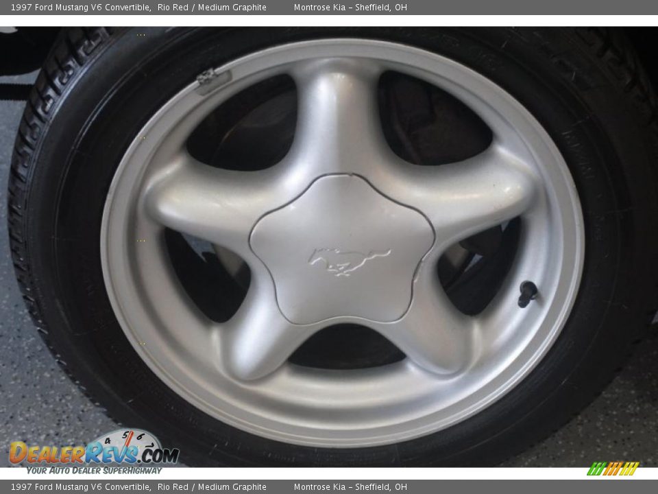 1997 Ford Mustang V6 Convertible Wheel Photo #21