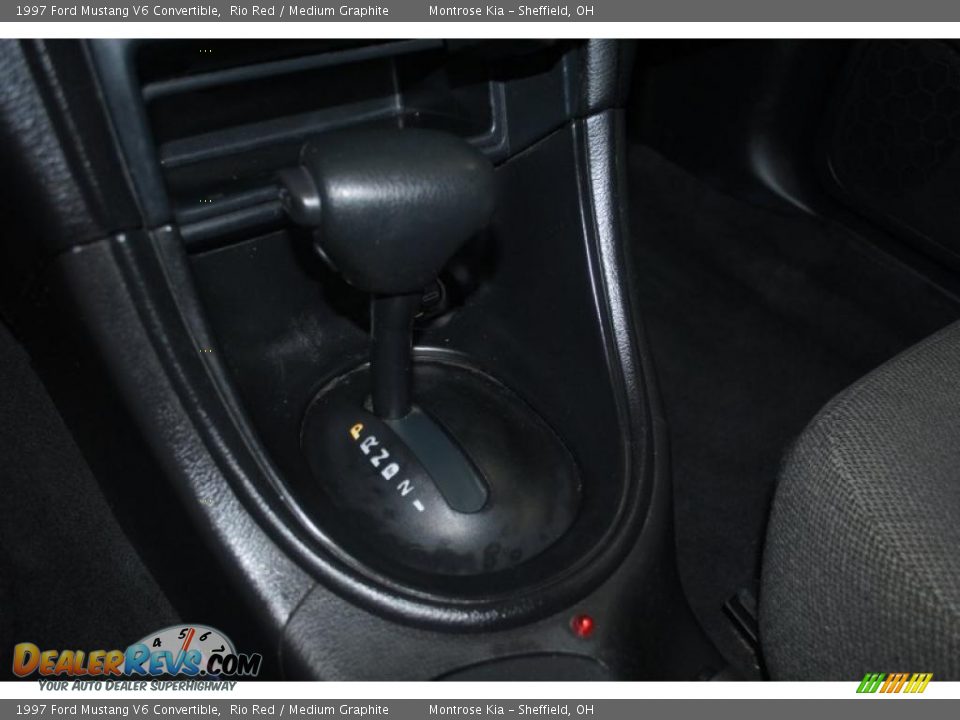1997 Ford Mustang V6 Convertible Shifter Photo #31