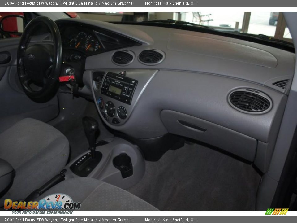 2004 Ford Focus ZTW Wagon Twilight Blue Metallic / Medium Graphite Photo #13