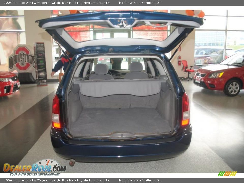 2004 Ford Focus ZTW Wagon Twilight Blue Metallic / Medium Graphite Photo #21