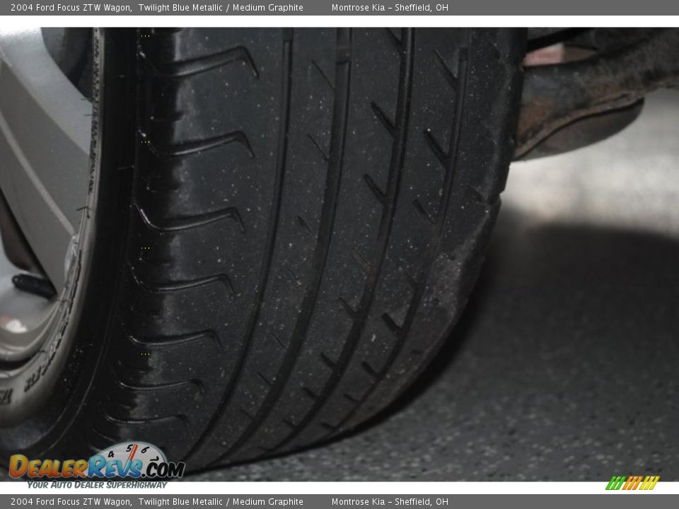 2004 Ford Focus ZTW Wagon Twilight Blue Metallic / Medium Graphite Photo #23