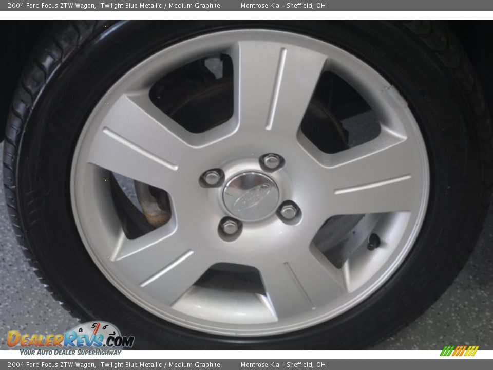 2004 Ford Focus ZTW Wagon Twilight Blue Metallic / Medium Graphite Photo #25