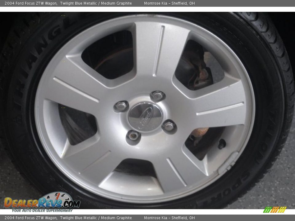 2004 Ford Focus ZTW Wagon Twilight Blue Metallic / Medium Graphite Photo #26