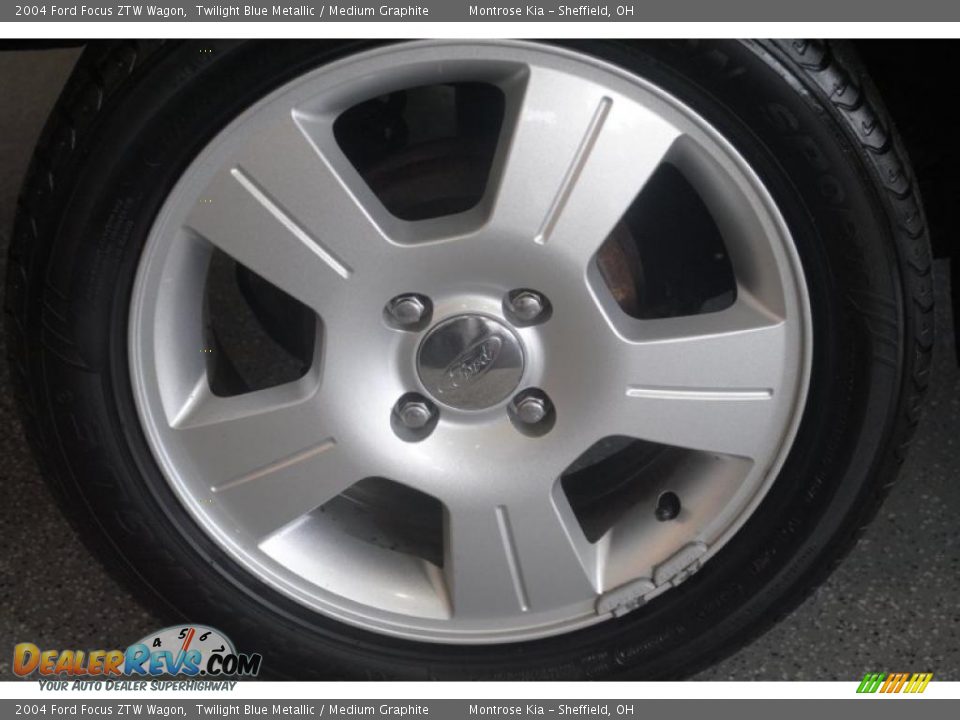 2004 Ford Focus ZTW Wagon Twilight Blue Metallic / Medium Graphite Photo #27