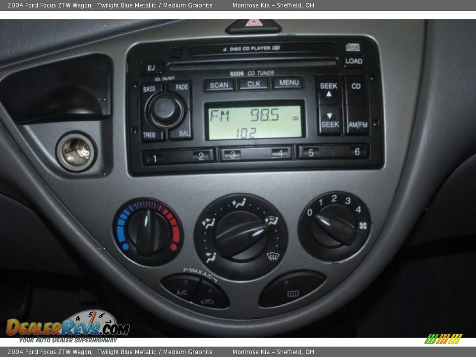 2004 Ford Focus ZTW Wagon Twilight Blue Metallic / Medium Graphite Photo #31