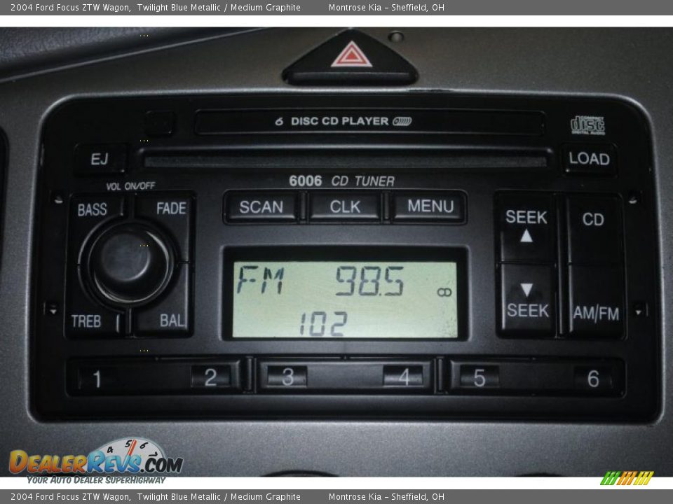 2004 Ford Focus ZTW Wagon Twilight Blue Metallic / Medium Graphite Photo #32