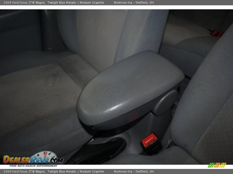 2004 Ford Focus ZTW Wagon Twilight Blue Metallic / Medium Graphite Photo #36