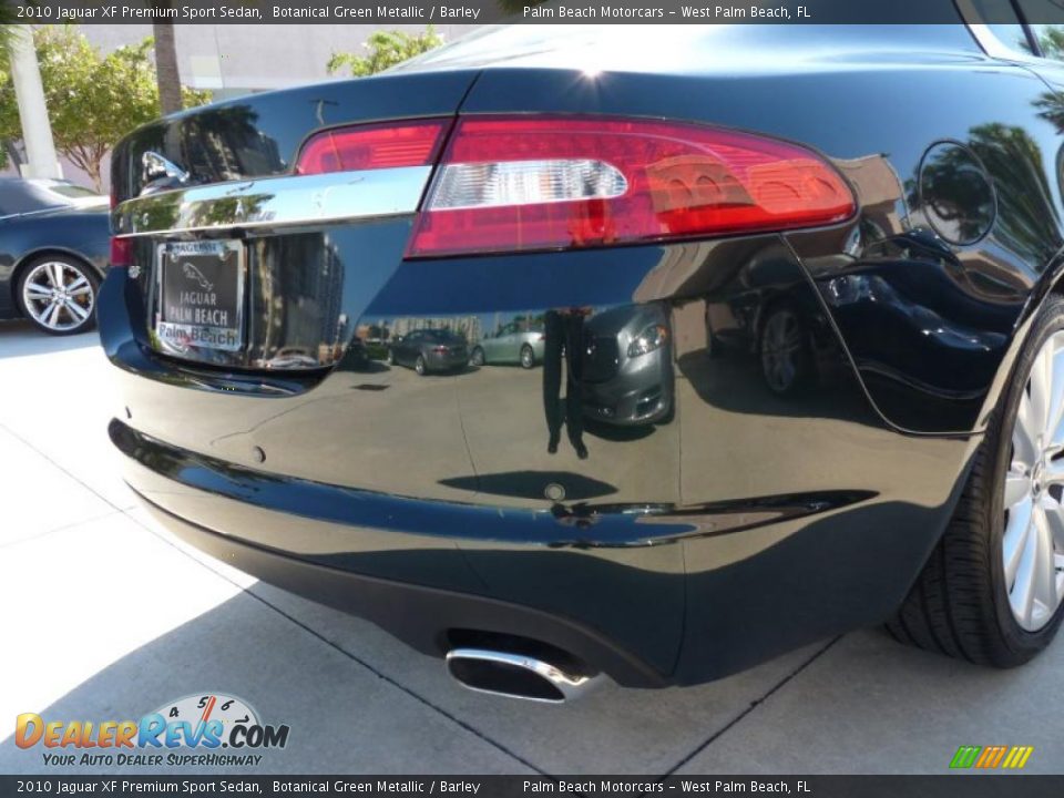 2010 Jaguar XF Premium Sport Sedan Botanical Green Metallic / Barley Photo #12