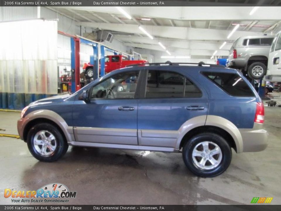 2006 Kia Sorento LX 4x4 Spark Blue / Beige Photo #2