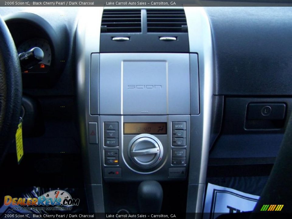 Dashboard of 2006 Scion tC  Photo #9