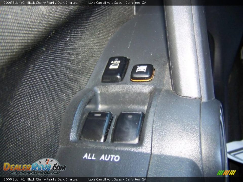 Controls of 2006 Scion tC  Photo #21