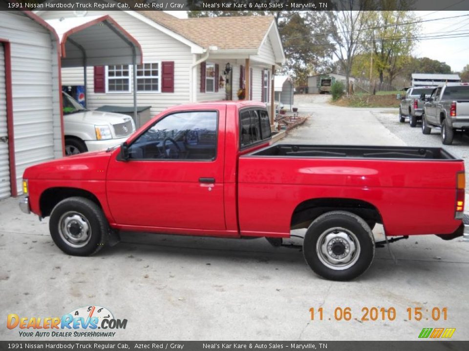 1991 Nissan Hardbody Truck Regular Cab Aztec Red / Gray Photo #3