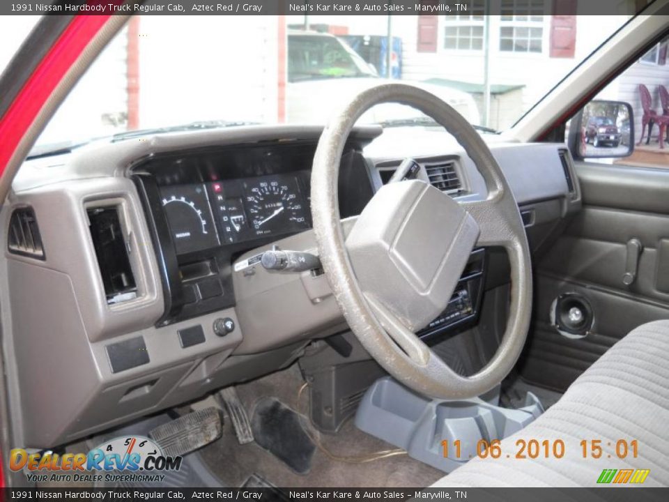 Gray Interior - 1991 Nissan Hardbody Truck Regular Cab Photo #10