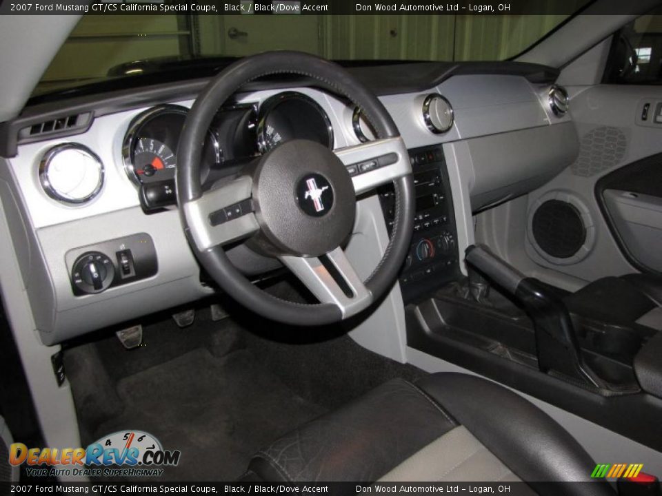 Black/Dove Accent Interior - 2007 Ford Mustang GT/CS California Special Coupe Photo #12