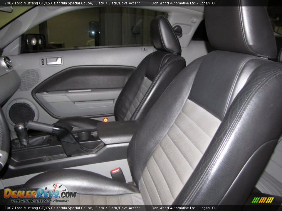 Black/Dove Accent Interior - 2007 Ford Mustang GT/CS California Special Coupe Photo #13