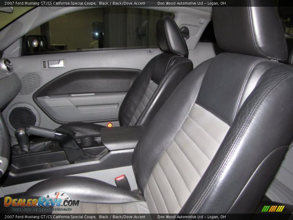 Black/Dove Accent Interior - 2007 Ford Mustang GT/CS California Special Coupe Photo #13