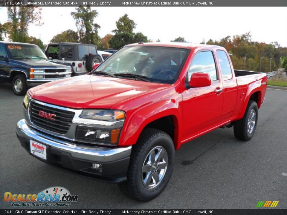 Front 3/4 View of 2011 GMC Canyon SLE Extended Cab 4x4 Photo #1