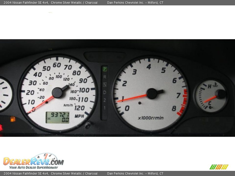 2004 Nissan Pathfinder SE 4x4 Gauges Photo #23