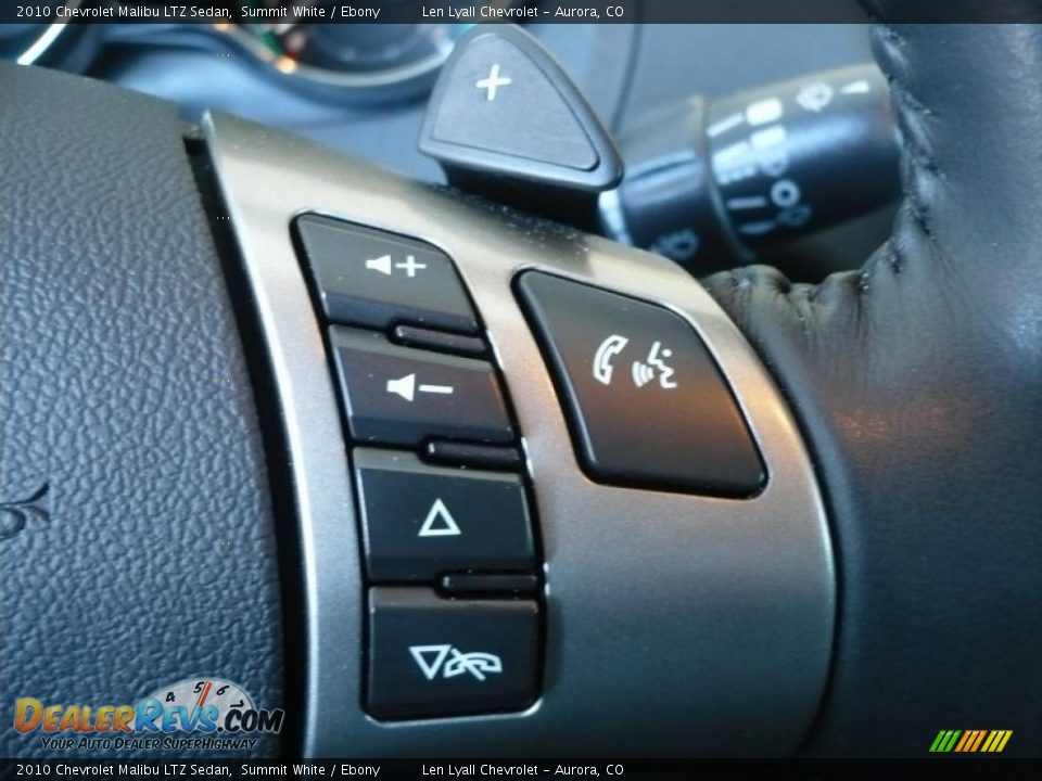 Controls of 2010 Chevrolet Malibu LTZ Sedan Photo #21