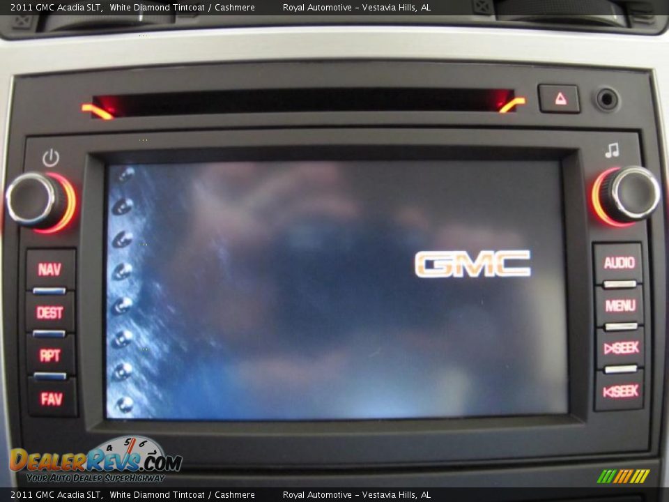 2011 GMC Acadia SLT White Diamond Tintcoat / Cashmere Photo #17