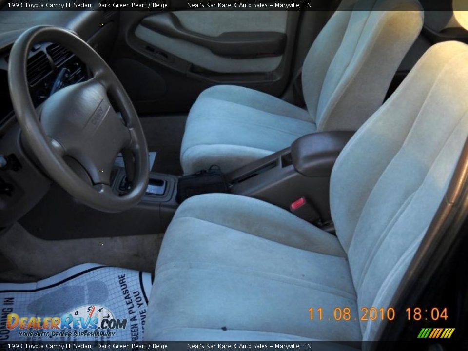 Beige Interior - 1993 Toyota Camry LE Sedan Photo #11