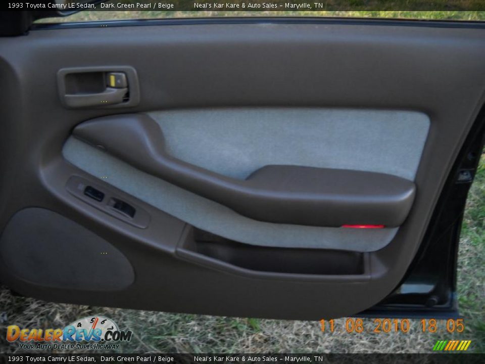 Door Panel of 1993 Toyota Camry LE Sedan Photo #21
