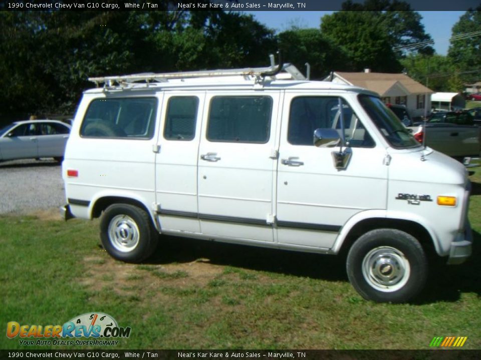 1990 Chevrolet Chevy Van G10 Cargo White / Tan Photo #2