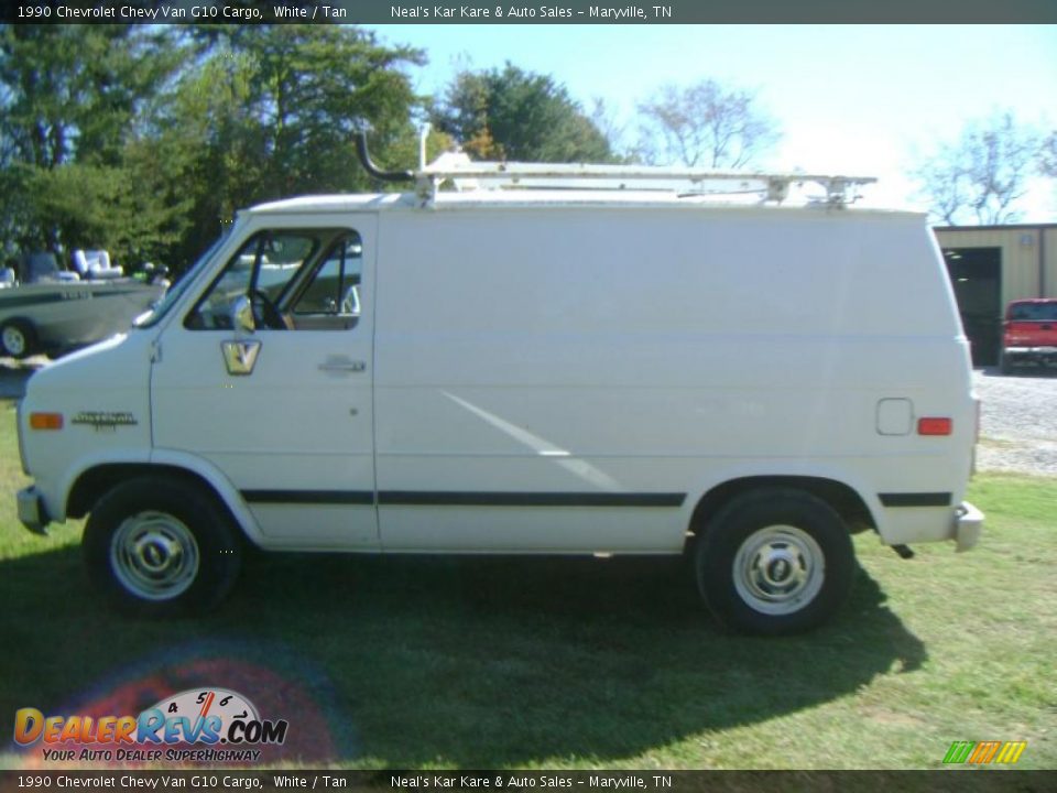 1990 Chevrolet Chevy Van G10 Cargo White / Tan Photo #3