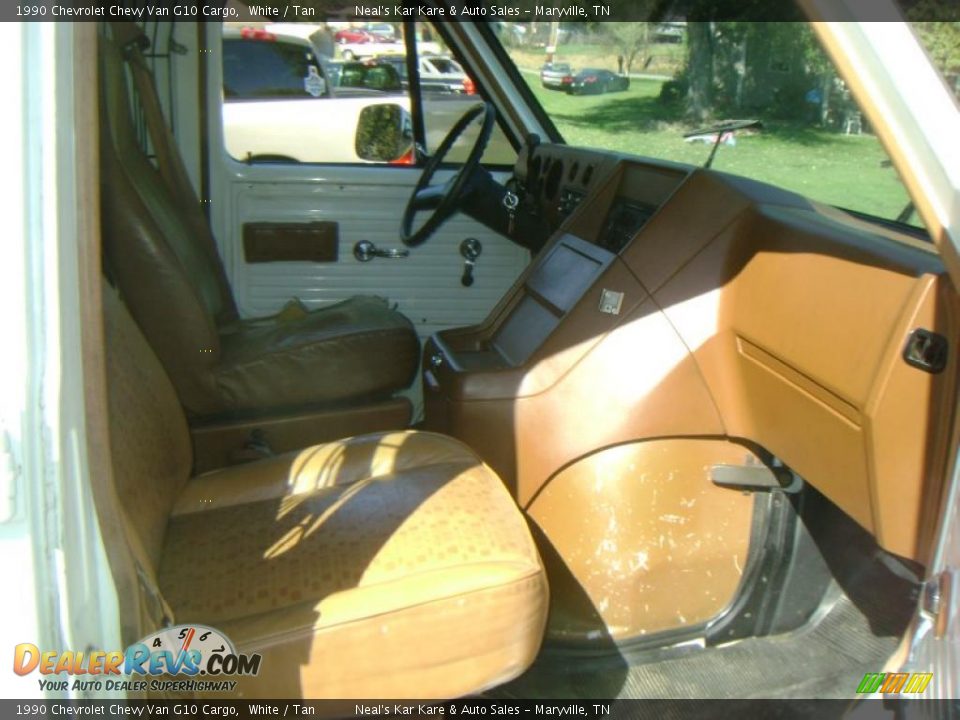 1990 Chevrolet Chevy Van G10 Cargo White / Tan Photo #12