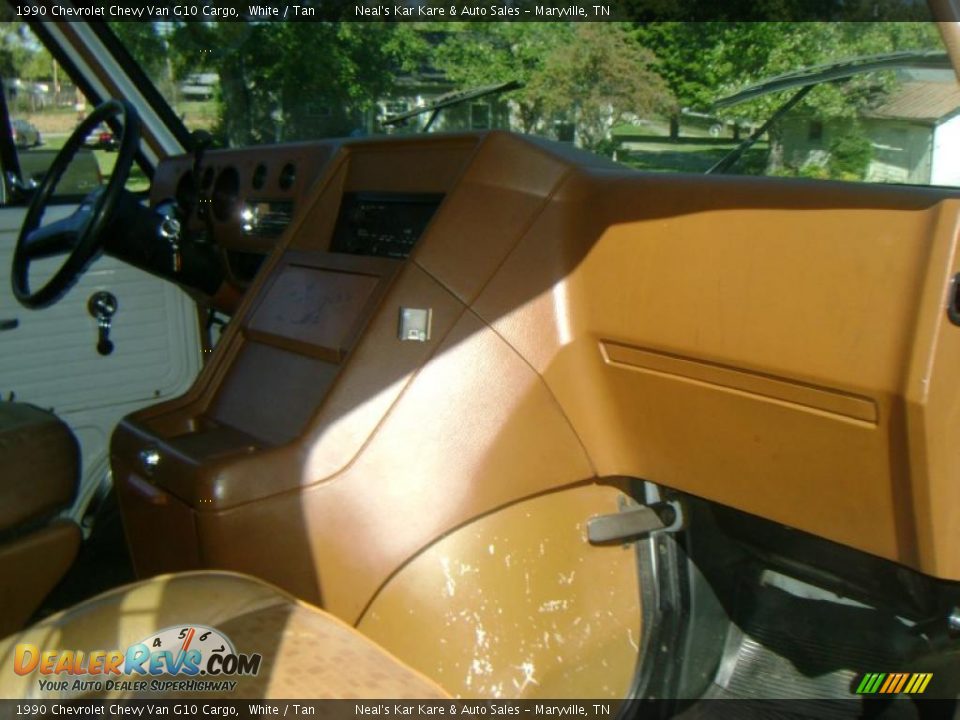 1990 Chevrolet Chevy Van G10 Cargo White / Tan Photo #13