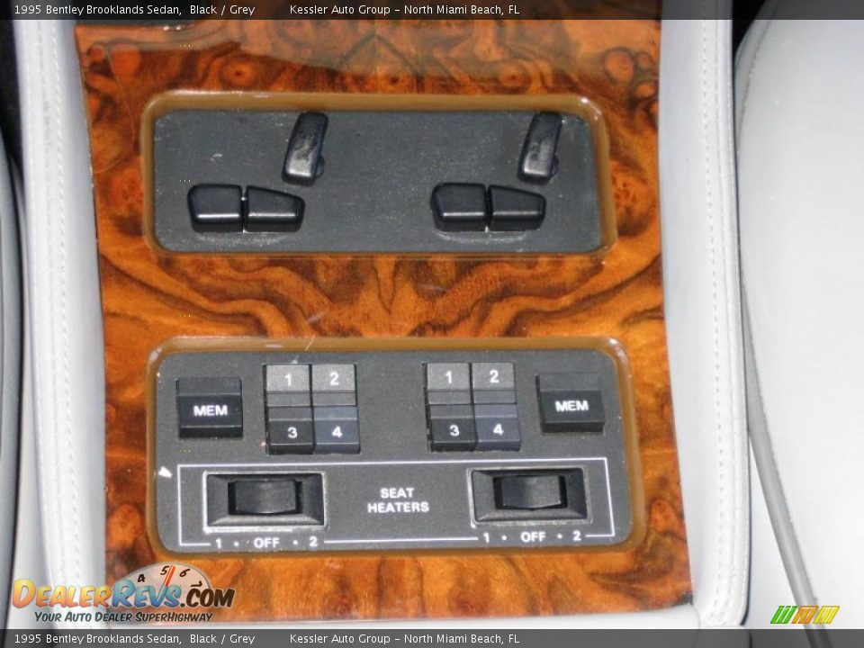 Controls of 1995 Bentley Brooklands Sedan Photo #33