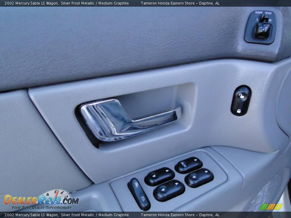 Controls of 2002 Mercury Sable LS Wagon Photo #13