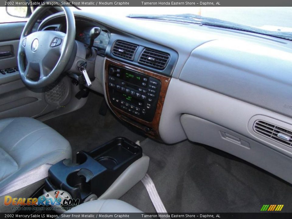 Dashboard of 2002 Mercury Sable LS Wagon Photo #23