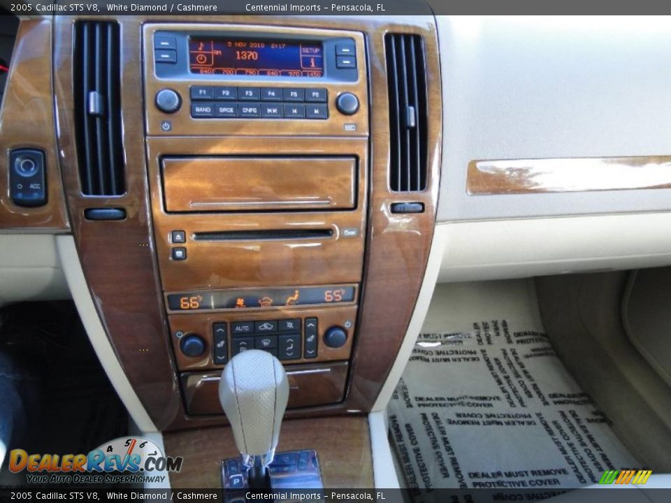 2005 Cadillac STS V8 White Diamond / Cashmere Photo #24