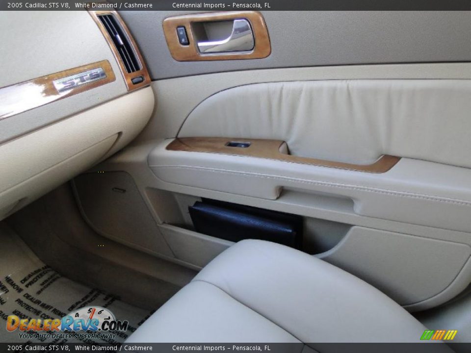 2005 Cadillac STS V8 White Diamond / Cashmere Photo #32