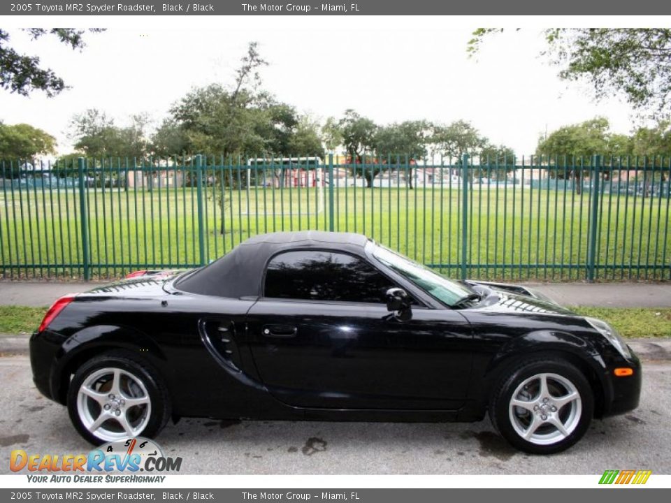 2005 Toyota MR2 Spyder Roadster Black / Black Photo #11