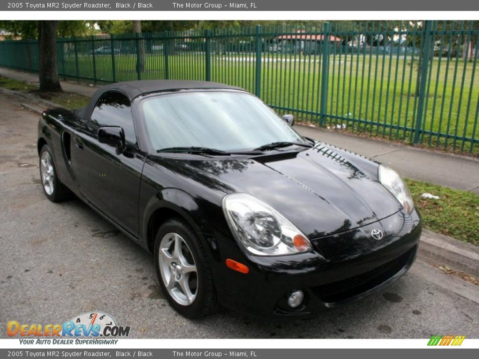 Front 3/4 View of 2005 Toyota MR2 Spyder Roadster Photo #14