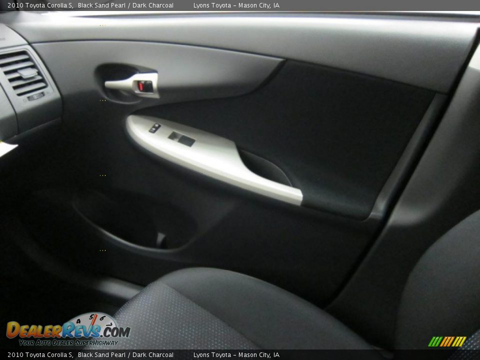 Door Panel of 2010 Toyota Corolla S Photo #8