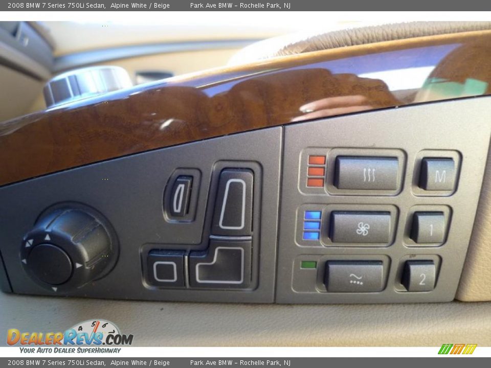 Controls of 2008 BMW 7 Series 750Li Sedan Photo #7