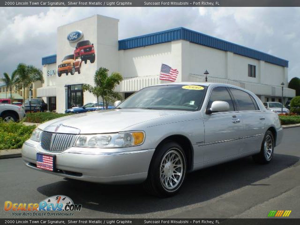 2000 Lincoln Town Car Signature Silver Frost Metallic / Light Graphite Photo #1