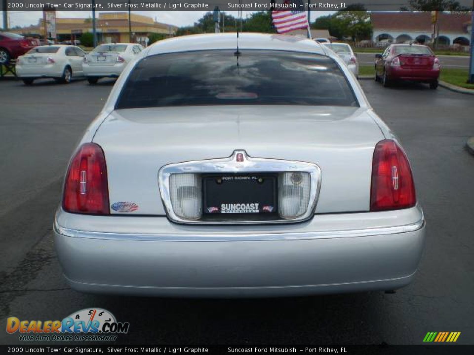 2000 Lincoln Town Car Signature Silver Frost Metallic / Light Graphite Photo #4