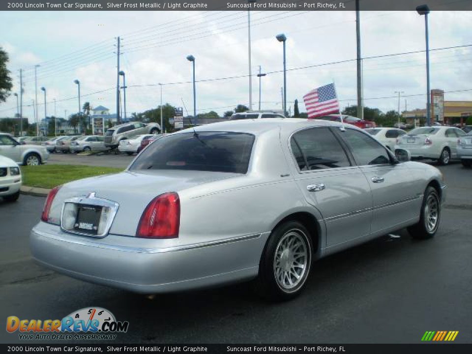 2000 Lincoln Town Car Signature Silver Frost Metallic / Light Graphite Photo #5