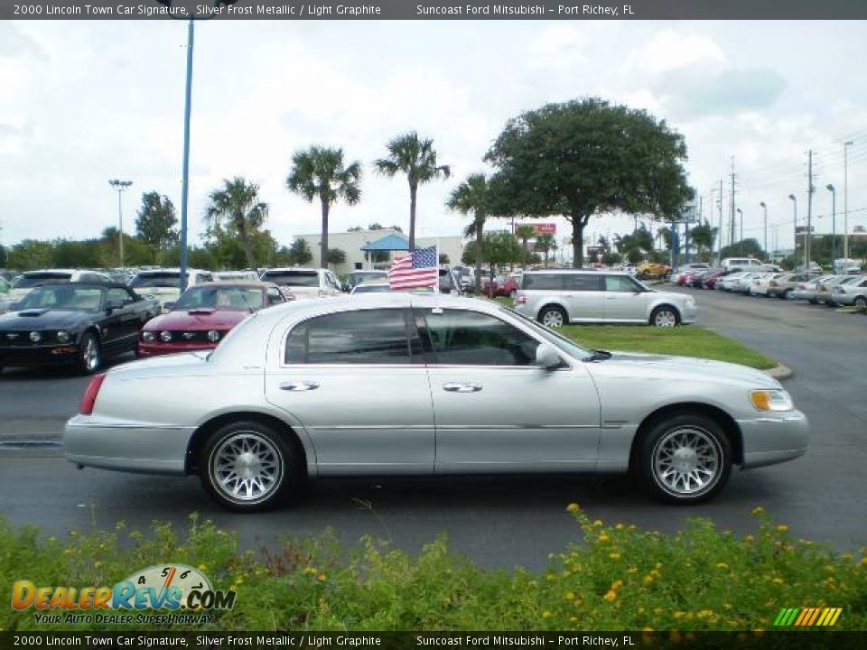2000 Lincoln Town Car Signature Silver Frost Metallic / Light Graphite Photo #6