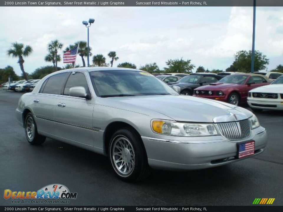 2000 Lincoln Town Car Signature Silver Frost Metallic / Light Graphite Photo #7