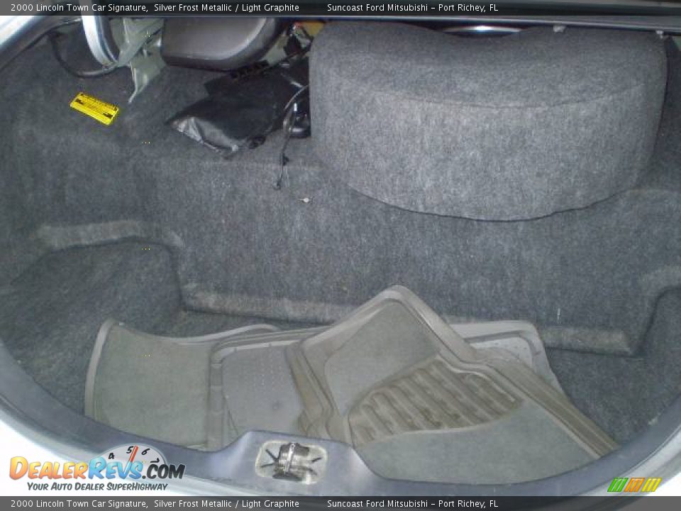 2000 Lincoln Town Car Signature Silver Frost Metallic / Light Graphite Photo #26